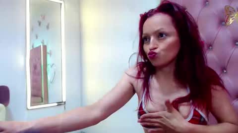 Snapshot of mia_tentation chatting on 04.13.26 mia online show from 04.13.26