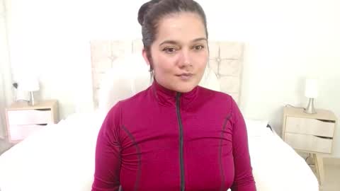 Mia  online show from 10.06.25