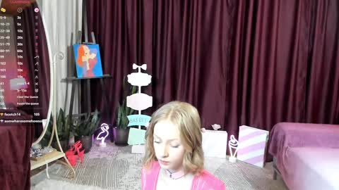 Snapshot of mia_vebes chatting on 12.07.24 Mia online show from 12.07.24