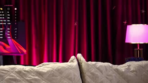 Snapshot of mia_vebes chatting on 02.25.25 Mia online show from 02.25.25