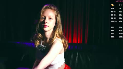 Snapshot of mia_vebes chatting on 10.03.25 Mia online show from 10.03.25