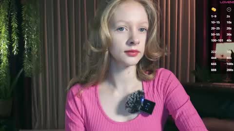 Snapshot of mia_vebes chatting on 11.23.25 Mia online show from 11.23.25