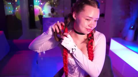 VixenMia online show from 03.23.26