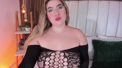 mia vixenn  online show from 01.06.26