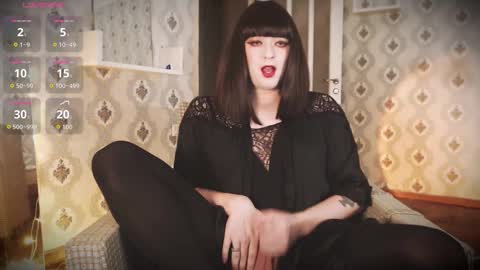 mia_wallase online show from 12.03.25