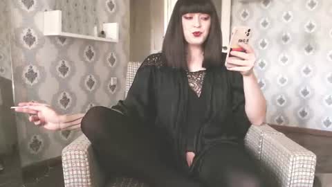 mia_wallase online show from 07.30.26