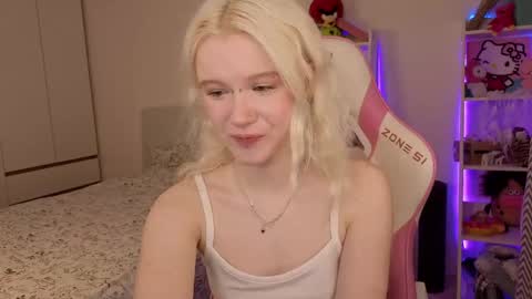 Snapshot of mia_waterlily chatting on 03.21.26 Mia online show from 03.21.26
