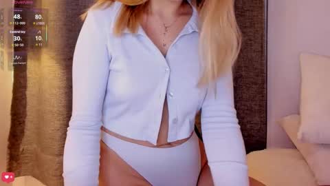 Mia White  online show from 12.01.25