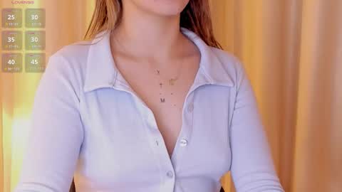 Mia White  online show from 03.24.26