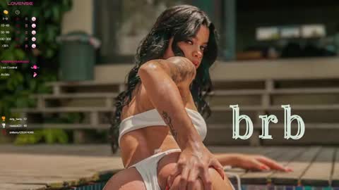 Snapshot of mia_world_ chatting on 02.16.25 online show from 02.16.25