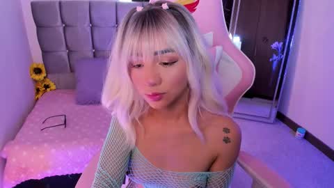 mia  nicolle online show from 09.14.25