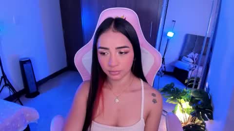 Snapshot of miaa_06 chatting on 02.08.26 mia nicolle online show from 02.08.26