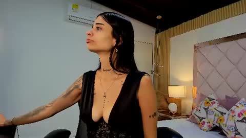 Mia  online show from 07.16.26