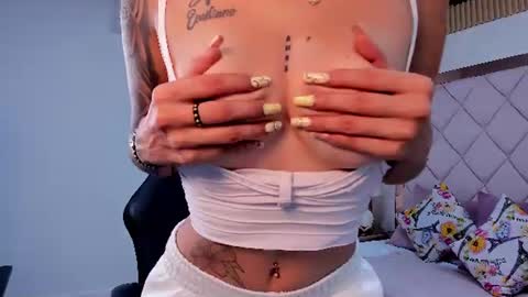 Mia  online show from 07.17.26