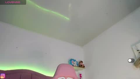 Snapshot of miaa_foxx_ chatting on 06.20.26 Mia online show from 06.20.26