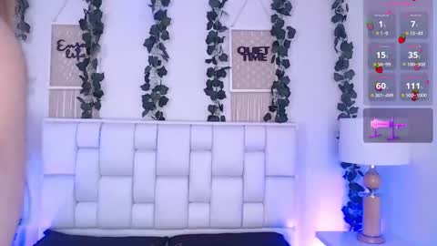 Mia online show from 02.25.25