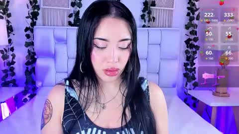 Mia online show from 11.20.25