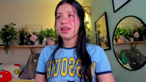 Snapshot of miaa_rose__ chatting on 02.01.25 Miaa online show from 02.01.25