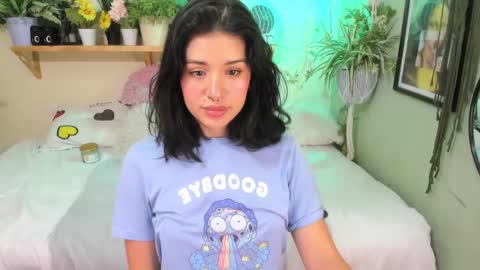 Snapshot of miaa_rose__ chatting on 09.18.25 Miaa online show from 09.18.25