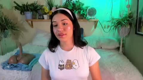 Snapshot of miaa_rose__ chatting on 11.08.25 Miaa online show from 11.08.25