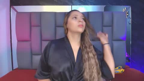 Mia online show from 09.26.25