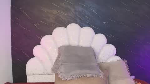 Mia online show from 03.20.26