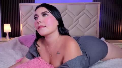 Snapshot of miaafarrel chatting on 02.23.26 Miaa Farrel online show from 02.23.26