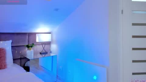 Mia online show from 11.20.25