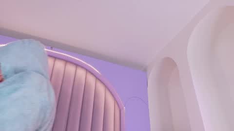 miaanderson__ online show from 04.17.26