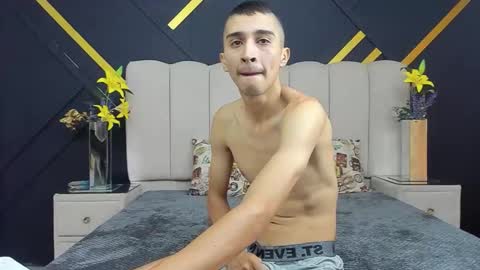 Snapshot of miaandrony chatting on 02.17.26 miaandrony online show from 02.17.26