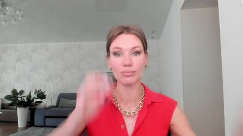 Snapshot of miababy14 chatting on 05.25.26 Mia online show from 05.25.26