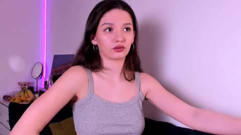 mia online show from 03.25.26