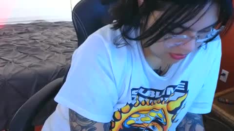 Mia online show from 12.24.24