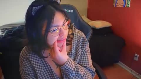 Mia online show from 02.24.25