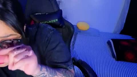 Mia online show from 03.16.26