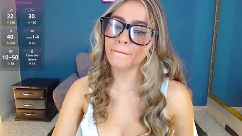 MiaCarper online show from 01.03.25