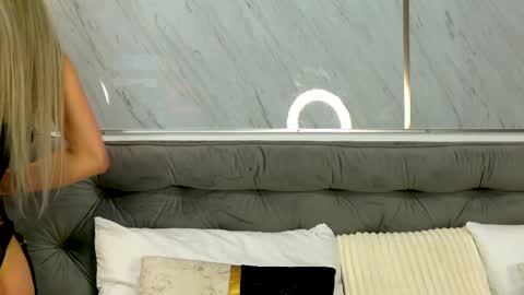 Mia online show from 04.02.26