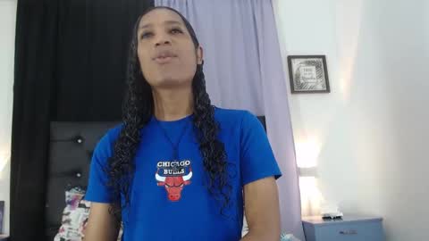 MiaCoock online show from 11.19.25