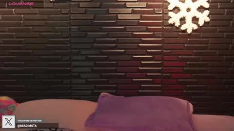 Mia online show from 12.04.24