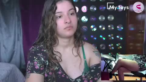 Mia online show from 04.11.26