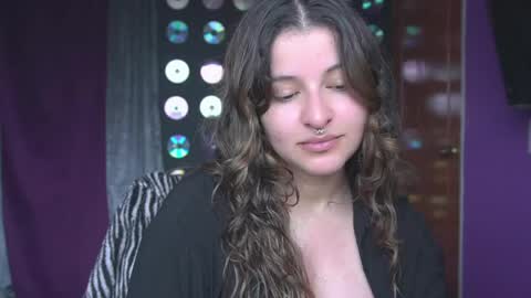 Mia online show from 04.25.26