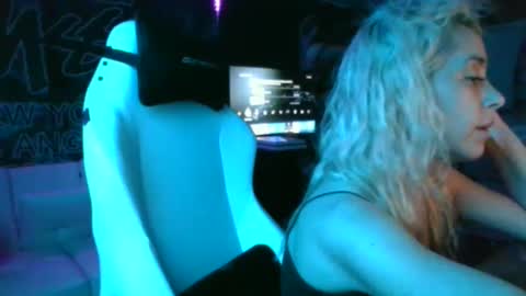 miaellababy online show from 09.24.25