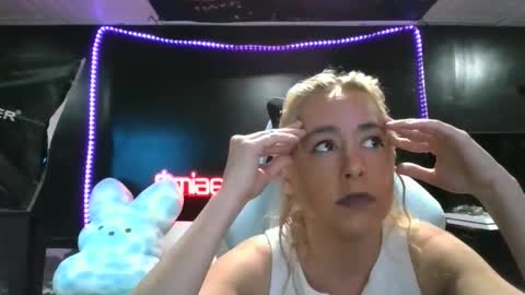 miaellababy online show from 10.28.25