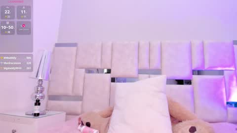 Snapshot of miagiorgia chatting on 01.10.25 Mia online show from 01.10.25