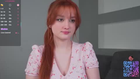 Snapshot of miagloww chatting on 11.23.25 Mia online show from 11.23.25