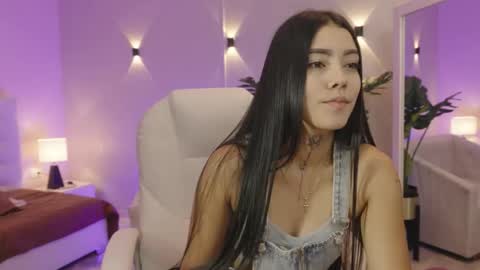 Mia Gomez online show from 11.14.25