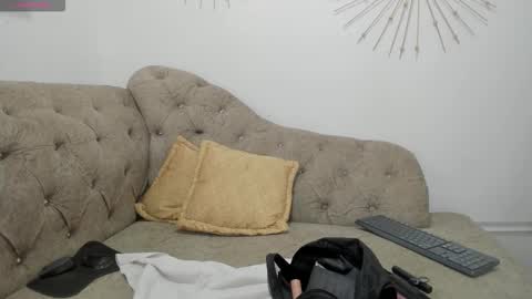 Miah Collins online show from 09.19.25