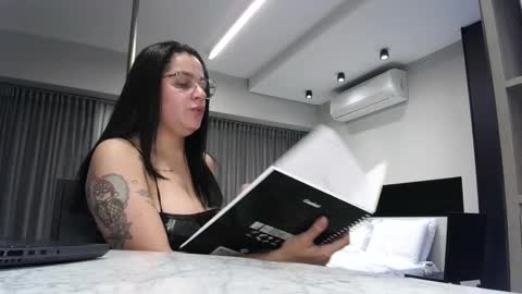 Snapshot of miahale chatting on 02.02.25 Ms Mia Owner Of Your Mind online show from 02.02.25