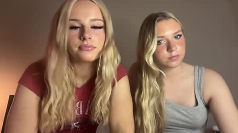 Snapshot of miaharperxox chatting on 12.19.24 Mia Harper online show from 12.19.24