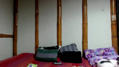 Snapshot of miahells chatting on 04.19.26 Mia Sam online show from 04.19.26